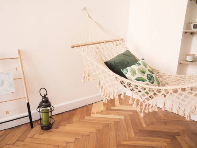 Suspended net hammocks installed in private residences